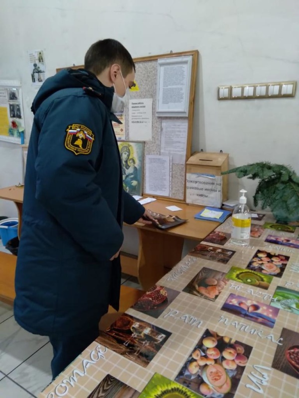 Сотрудники гoсударственного пожарного надзора проводят профилактические обследования церквей