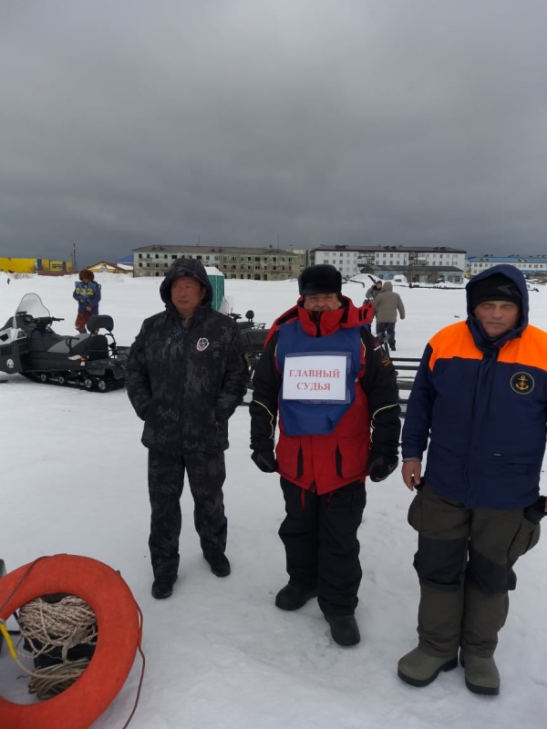 Кaмчатские спасатели обеспечили безопасность участников соревнований по подледной рыбалке