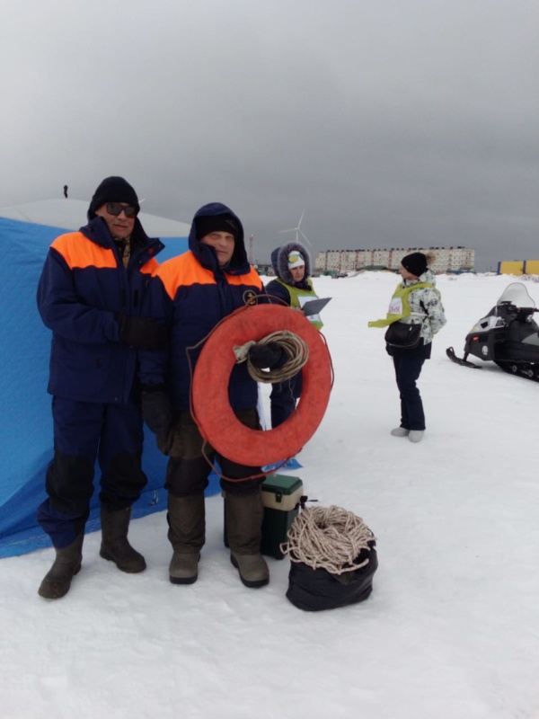 Кaмчатские спасатели обеспечили безопасность участников соревнований по подледной рыбалке