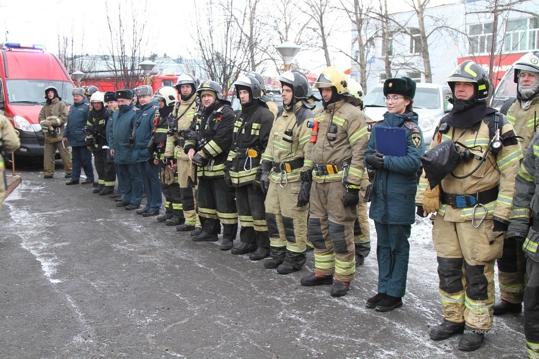 Возгорание в магазине с одеждой и четверо пострадавших: учения провели  пожарные в одном из торговых центров города Елизово - Новости - Главное  управление МЧС России по Камчатскому краю